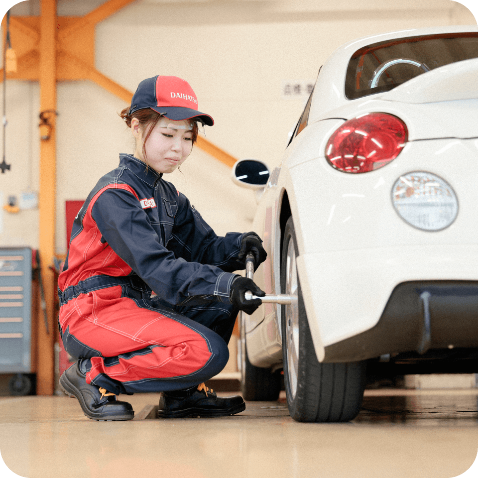 茨城ダイハツで働く様子